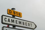 Foto: Normandijas laika rēbuss un malks kalvadosa