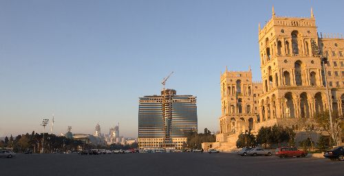 Vēja un būvlaukumu pilsēta Baku