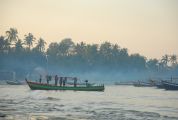 Foto: Inle Lake ezera dzīve un zelta saulrieti Baganā