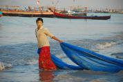 Foto: Inle Lake ezera dzīve un zelta saulrieti Baganā