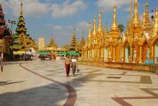Foto: Inle Lake ezera dzīve un zelta saulrieti Baganā