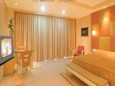 Ascot Hotel