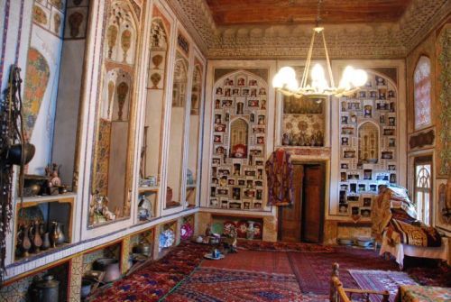 Akhbar House