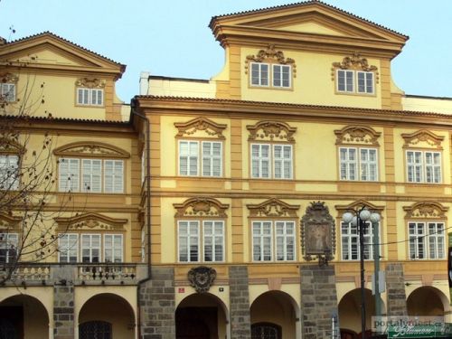 Šternbergas pils (Šternbersku palac)