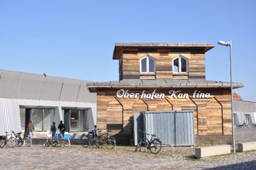 Halle am Wasser