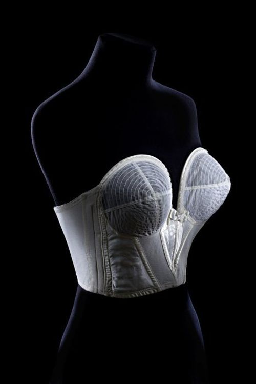 La Mecanique des Dessous, Musee des Arts Decoratifs, 5. jūlijs – 24. novembris, 2013