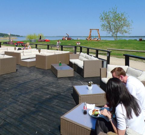 Rīgas restorānu un kafejnīcu āra terases – maltītei zem atklātas debess