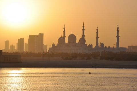 Abū Dabī un Dubaija. Starp autentiskumu un mirāžu